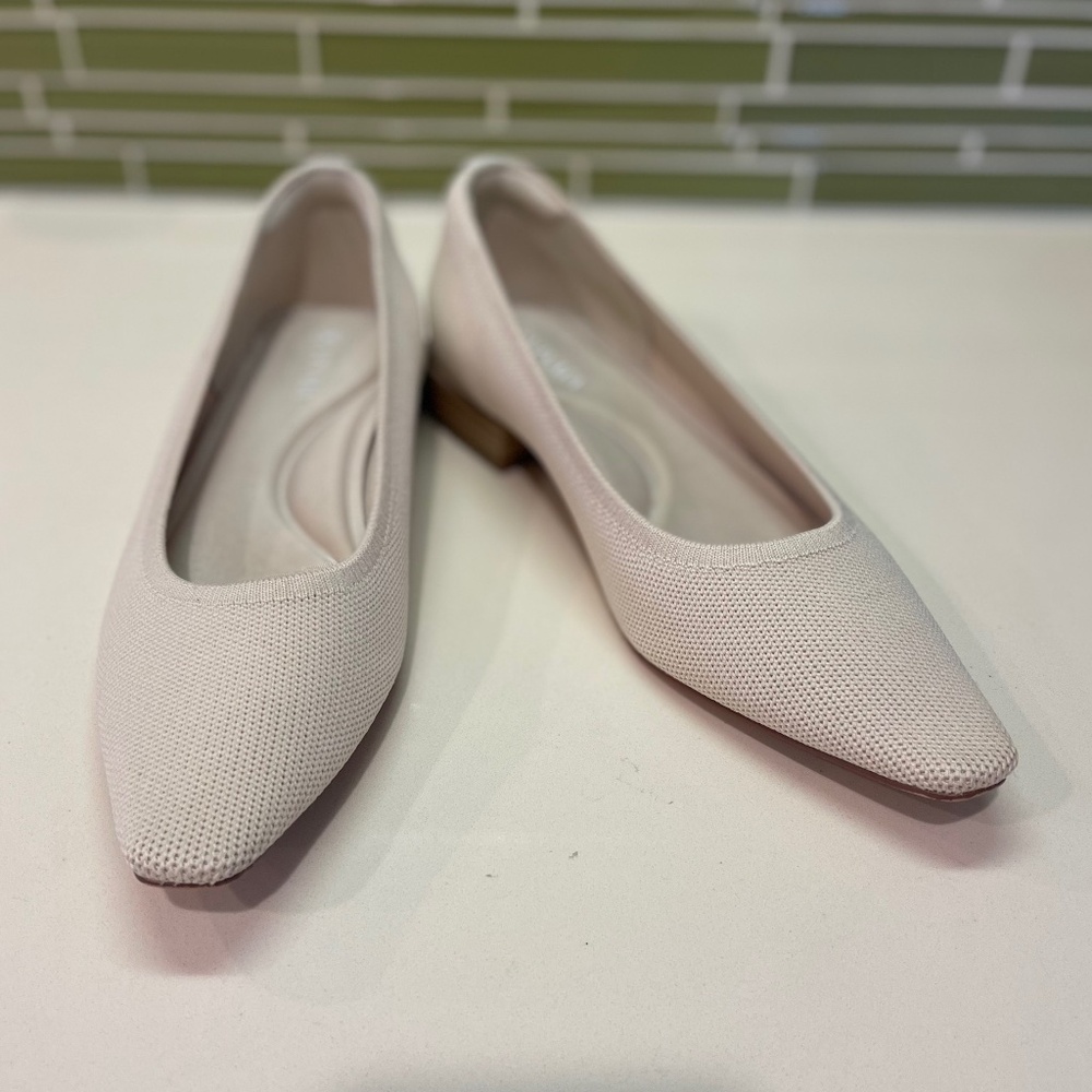 VIVAIA Creme Minnie Flats sz 37.5